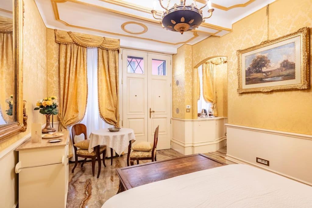 Ground Floor Luxe Historic Studio City Centre Apartment โบโลญญา ภายนอก รูปภาพ