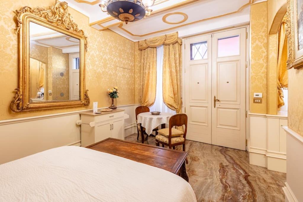Ground Floor Luxe Historic Studio City Centre Apartment โบโลญญา ภายนอก รูปภาพ