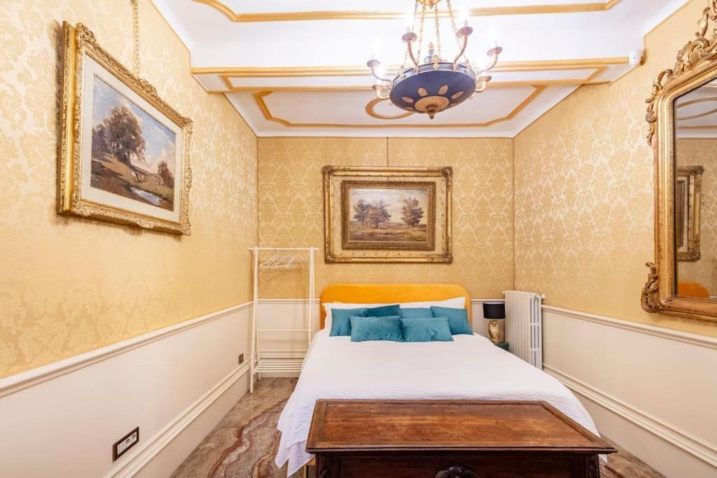 Ground Floor Luxe Historic Studio City Centre Apartment โบโลญญา ภายนอก รูปภาพ